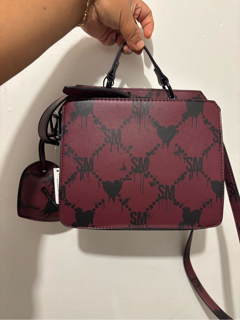 Steve Madden Maroon Red Bleeding Hearts Halloween Crossbody Bag - Picture 3 of 4
